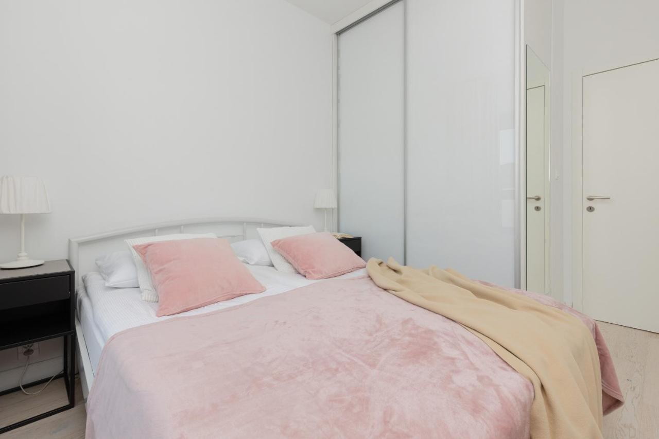 Sarmacka Apartment With Balcony Warsaw Wilanow By Noclegi Renters Eksteriør bilde